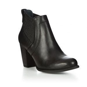 UGG "Cobie II" Lined Leather Ankle Boots